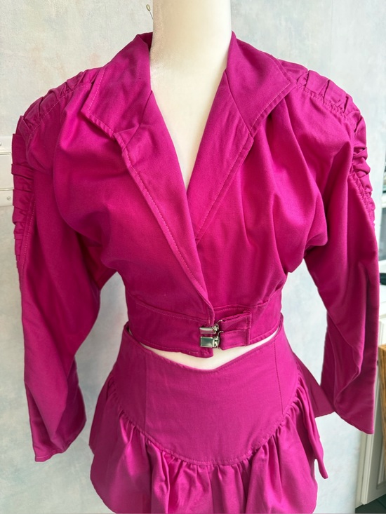 Jodi Schwartz Dresses & Skirts - NWOT VTG 2 pc Chic Fun, Flirty Dress - Jacket Top w Ruched Bat Sleeves & Skirt